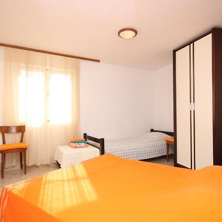 Apartments By The Sea Marusici, Omis - 8632 Mimice Room photo